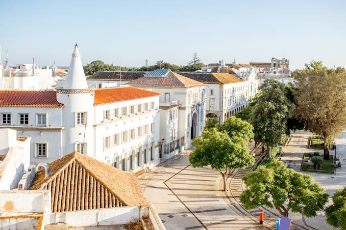 Why Faro Works as a Base for Exploring the Central Algarve in 2026