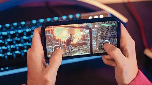 E39: Understanding the Role of Technology in Online Gaming